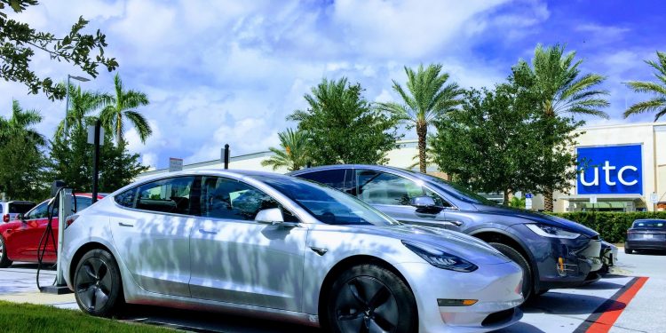 Nowy Samochód z USA