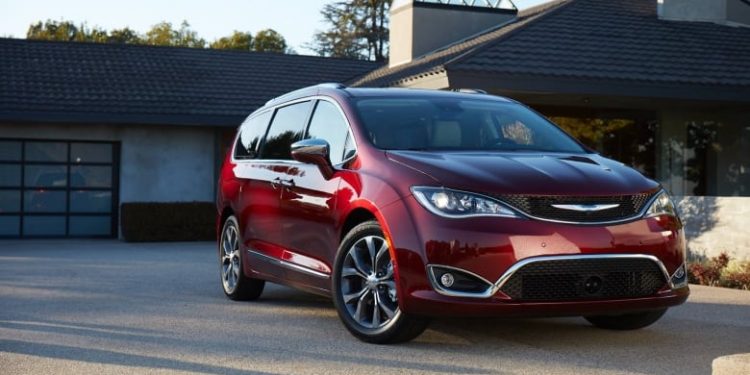 Bezwypadkowy Chrysler Pacifica z USA